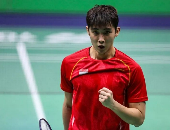 通过与国际 通过与国际