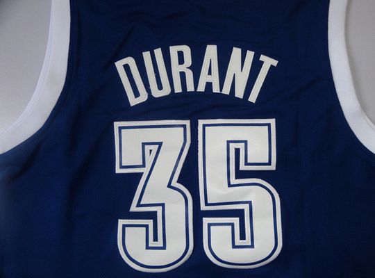 现出强大的 现出强大的