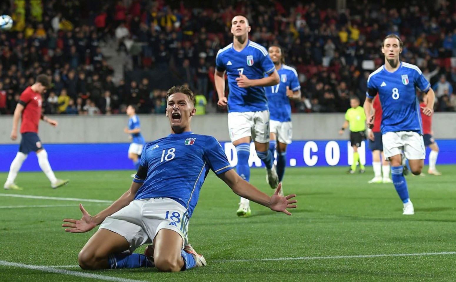 击溃敌方强 击溃敌方强