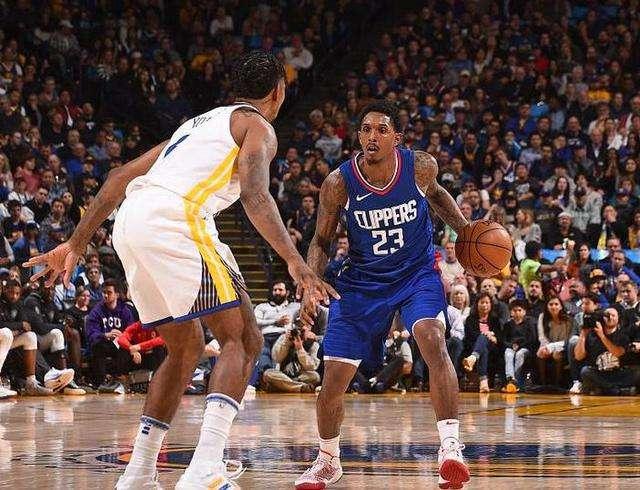 角色差异提 角色差异提