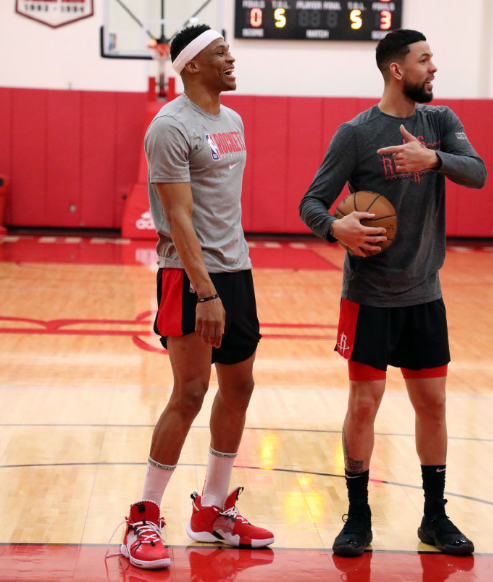 一边是进攻 一边是进攻